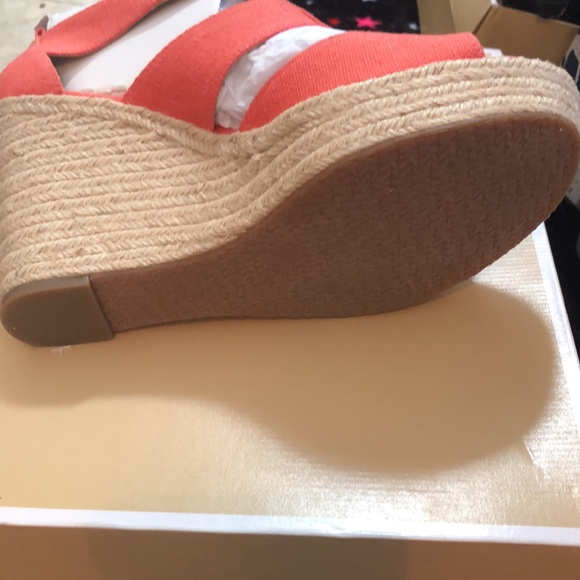 Michael Kors NWT Damita Pink Grapefruit wedge canvas espadrille. - Picture 3 of 6